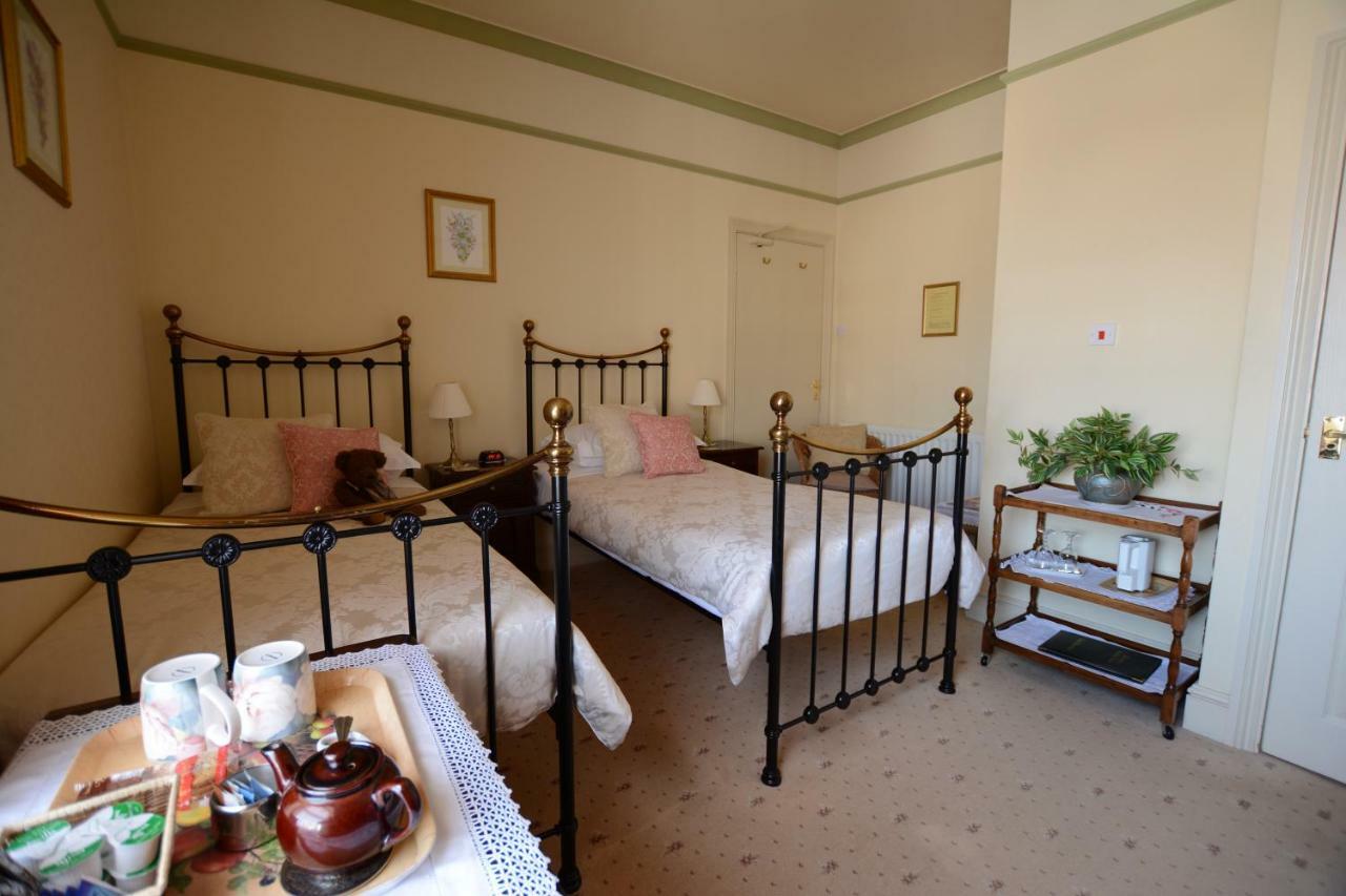 Bed and Breakfast Kenella House Minehead Esterno foto