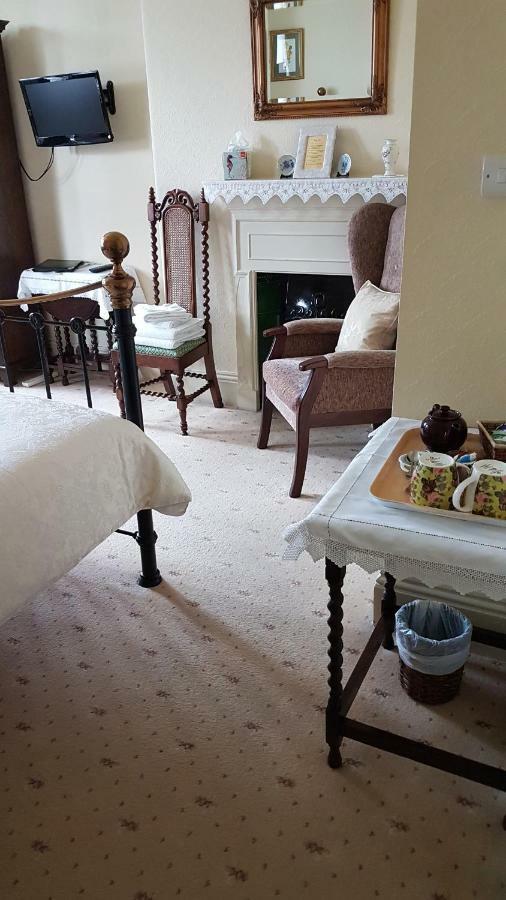 Bed and Breakfast Kenella House Minehead Esterno foto